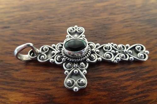 Ornate Sterling Silver (925) Cross Pendant With Green Stone 6.8 g Length 50 mm Width 27 mm