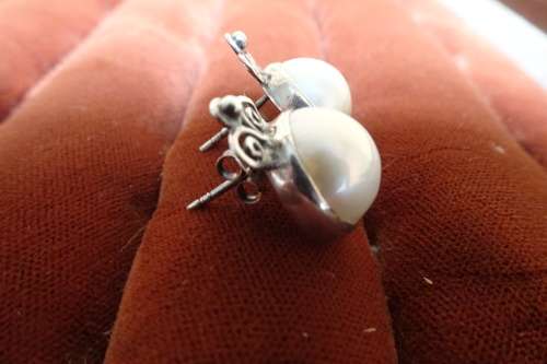 Beautiful Sterling Silver Stud Earrings Marbe Pearls and Scroll Detail 4.9 g Diameter 12 mm