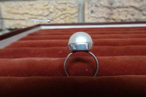 Elegant Classic Sterling Silver (925) White Mabe Pearl Dome Ring 5.9 g Diameter 17 mm Height 30 mm