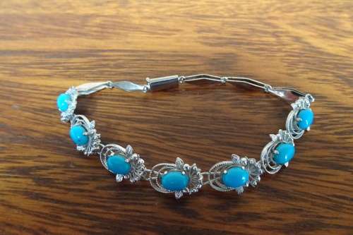Superb Sterling Silver Linked Chain Bracelet With Turquoise Stones and Ornate Surround 9.3 g