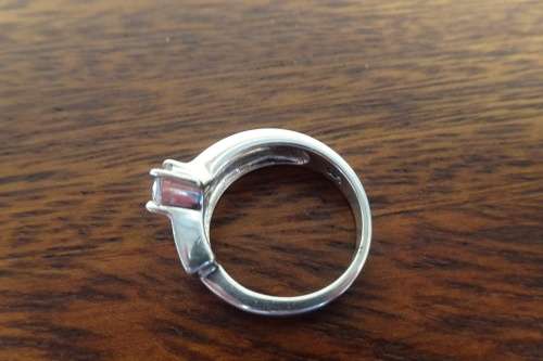 Unusual Sterling Silver Ring With Split Shank and Clear Stone Bezel Setting With Four Prongs 5.6 g
