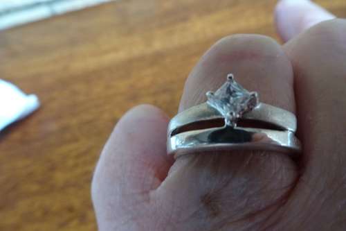 Unusual Sterling Silver Ring With Split Shank and Clear Stone Bezel Setting With Four Prongs 5.6 g