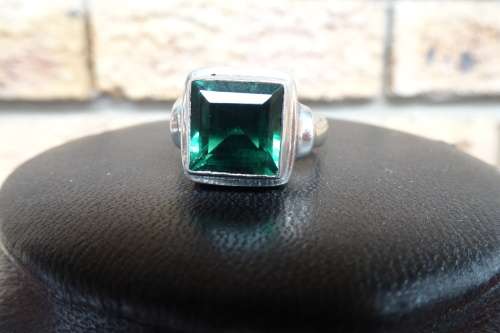 Chunky Sterling Silver Men's Ring With Square Green Stone 10.8 g Diameter 20 mm Height 30 mm