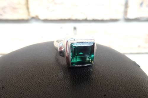 Chunky Sterling Silver Men's Ring With Square Green Stone 10.8 g Diameter 20 mm Height 30 mm