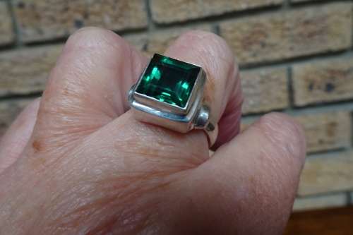 Chunky Sterling Silver Men's Ring With Square Green Stone 10.8 g Diameter 20 mm Height 30 mm