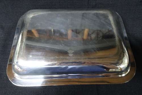 Stunning Alexe Clark Company Wellbeck Plated Silver Entree Dish With Lid and Handles