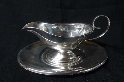 Exquisite Hallmarked Silver Plated Gravy Boat With Underplate