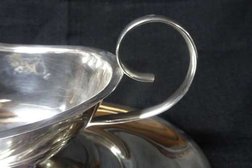 Exquisite Hallmarked Silver Plated Gravy Boat With Underplate