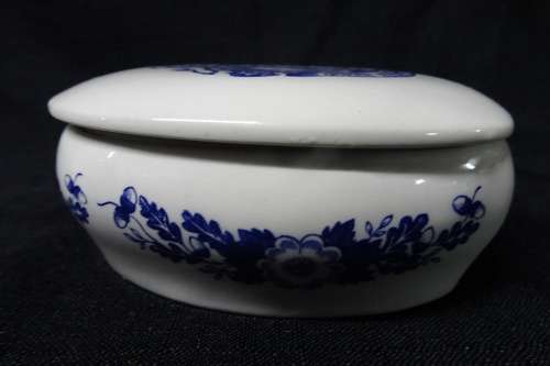 Lovely Vintage Queen Elizabeth Heart-Shaped Trinket Box Made by Weatherby England.