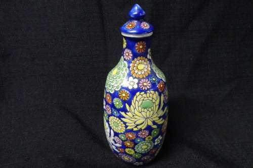 Beautiful Handpainted Japanese Pottery Set Small Jar With Lid, Five Small Bowls and One Small Saucer