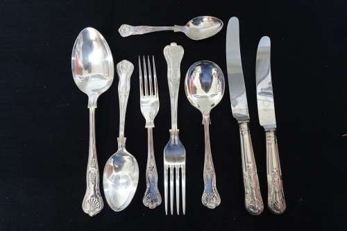 Stunning Sheffield EPNS A1 Kings Pattern 44 Piece Cutlery Set in Original Wooden Box.