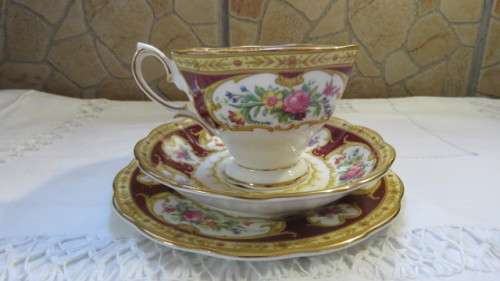 Stunning Royal Albert Bone China `Lady Hamilton` Tea Cup, Saucer and Cake Plate Trio.