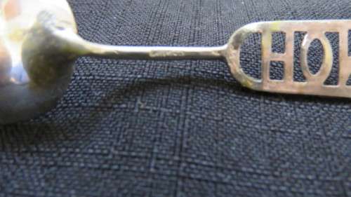 Vintage Hong Kong Silver Souvenir Spoon 7.3g. Length 11 cm.