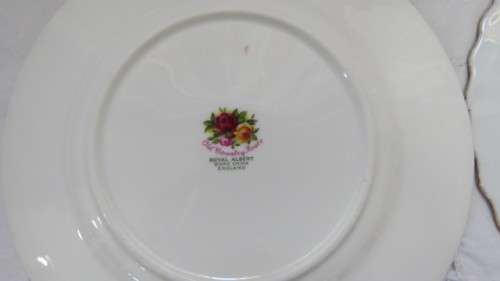 Pretty Set of Four Royal Albert Bone China `Old Country Roses` Cake/Side Plates BIDDING PER ITEM