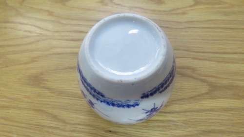 Pretty Vintage Ginger Jar With Lid Blue and White Oriental Willow Pattern H: 14,5cm