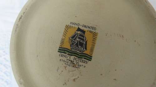 Awesome Vintage Tobacco Jar Humidor Gray`s Pottery England Handpainted `Swan Inn`.