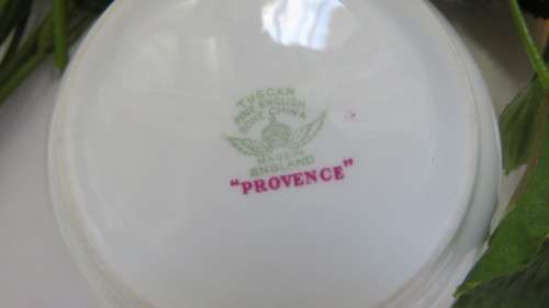 Lovely Vintage Tuscan Fine English Bone China `Provence` Pattern Sugar Bowl H: 6,5 cm D: 13 cm