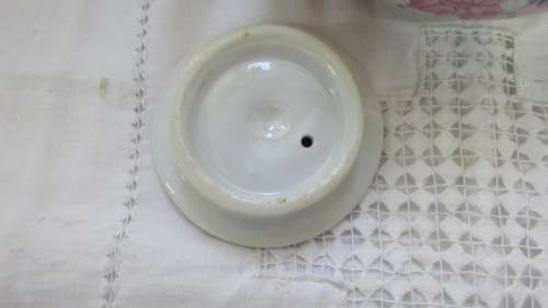 Beautiful Floral/Bird Round Porcelain Teapot With Gold Trim. Made in China H: 10 cm