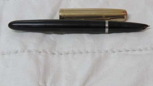 Vintage Parker 51 Black Fountain Pen With Hooded Nib and 1/10 14ct. Rose Gold Lid L: 13.5cm