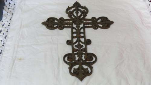 Beautiful Vintage Cast Iron Cross 51 x 33 cm