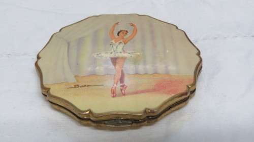 Beautiful Rare Collectible 1950s Stratton Powder Compact With Ballerina D: 8,5 cm