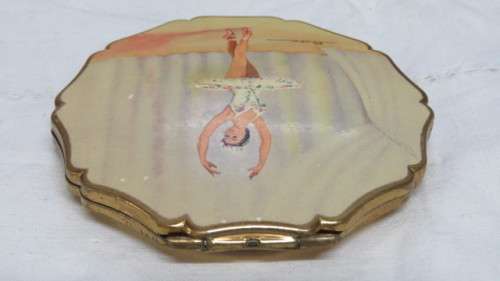 Beautiful Rare Collectible 1950s Stratton Powder Compact With Ballerina D: 8,5 cm