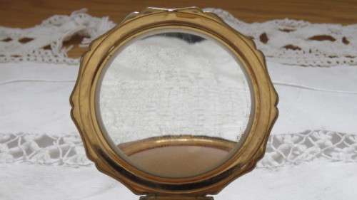 Beautiful Vintage Stratton Enamel Burgundy Turtle Shell Pattern Powder Compact 8 x 8,5cm