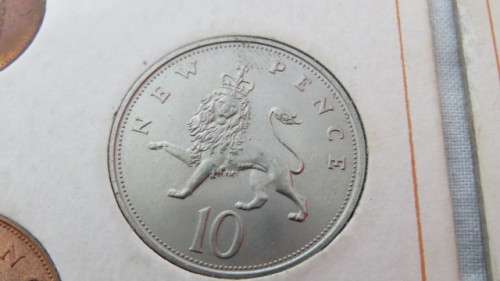 Two Britains 1968/1971 First Decimal Coins By Royal Mint Five Coins Sets in Original Blue Covers