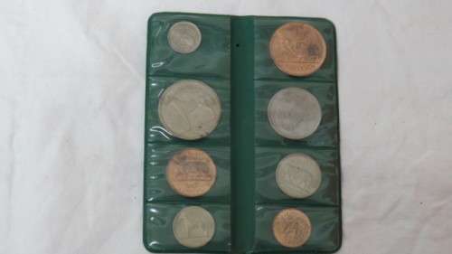 Rare Set of Eight 1966 Irish Pre-Decimal Animal Coin Set in Green Wallet. Details in Description.