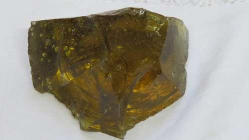 Beautiful Gold/Yellow Monatomic Free Form Crystal 8 x 7,5 x 5 cm