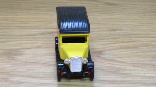 Boxed Vintage Corgi Limited Edition Days Gone 10 cwt Light Van Weetabix DG021063 L: 8cm