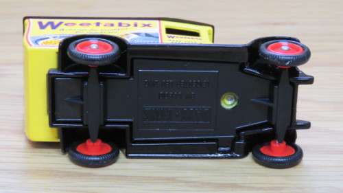 Boxed Vintage Corgi Limited Edition Days Gone 10 cwt Light Van Weetabix DG021063 L: 8cm