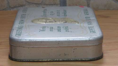 Rare Vintage WWII Chocolate Gift Tin Issued to South African Troops by Jan Smuts 17,5 x 11,5 cm