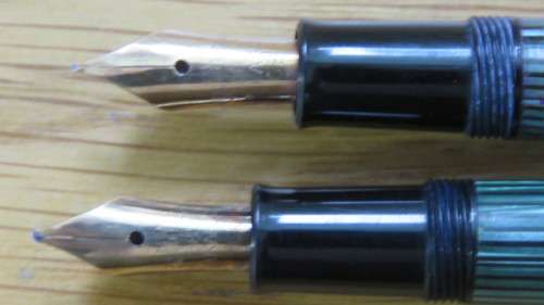 Two Superb Vintage 1950`s Pelikan 400 Fountain Pens With 14K Gold Nibs L: 13,2 cm