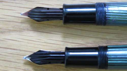 Two Superb Vintage 1950`s Pelikan 400 Fountain Pens With 14K Gold Nibs L: 13,2 cm