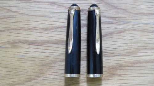 Two Superb Vintage 1950`s Pelikan 400 Fountain Pens With 14K Gold Nibs L: 13,2 cm