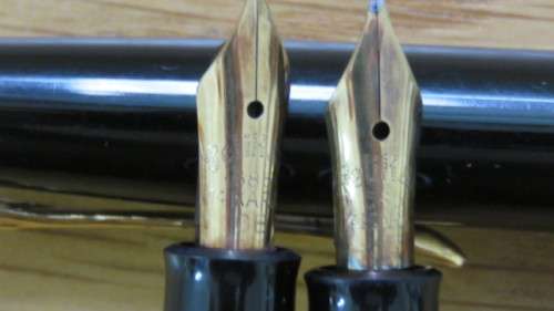 Two Superb Vintage 1950`s Pelikan 400 Fountain Pens With 14K Gold Nibs L: 13,2 cm