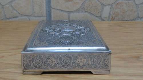 Superb Vintage Ornately Decorated Silver Plate Hinged Footed Cigarette Box 16 x 8,5 x 2 cm