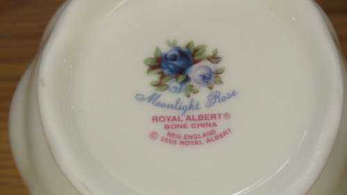 Wonderful Vintage Royal Albert Bone China `Moonlight Rose` Montrose Cup H: 8,5 cm