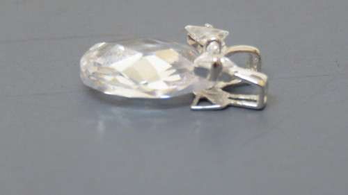 Pretty Vintage Sterling Silver Clear Teardrop Stone Pendant With Silver Bow 12 x 18 mm 2.8 g