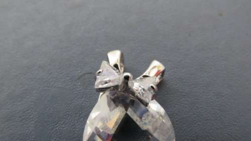 Pretty Vintage Sterling Silver Clear Teardrop Stone Pendant With Silver Bow 12 x 18 mm 2.8 g