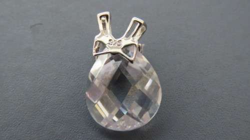 Pretty Vintage Sterling Silver Clear Teardrop Stone Pendant With Silver Bow 12 x 18 mm 2.8 g