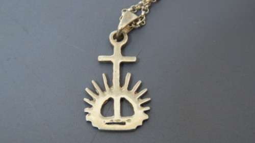 Lovely Vintage Sterling Silver Cable Chain/ Abstract Rising Sun With Cross Pendant L: 30 cm 4.1 g