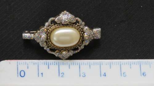 Vintage Long Faux Pearl Lariat Necklace/Twisted Faux Pearl Necklace and Brooch See Description