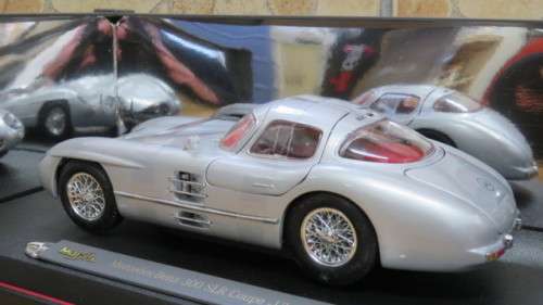 Vintage Boxed Maisto `Premiere Edition` #36898 Mercedes-Benz 300 SLR Coupe `Unlenhaut` Scale 1:18