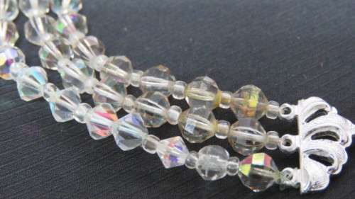 Beautiful Vintage Triple String Cut Glass Beaded Necklace With Extender Chain L: 23 cm