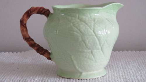 Fantastic Vintage Carlton Ware Custard Jug With Foxglove Pattern H: 11 cm