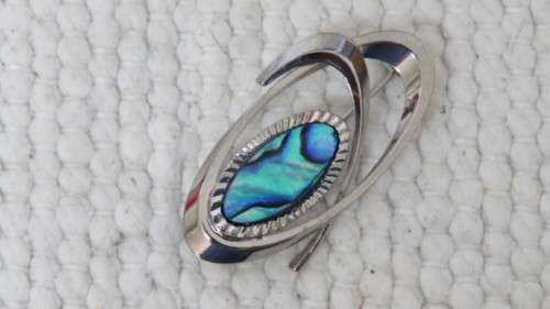 Beautiful Vintage Handmade New Zealand Ariki Genuine Paua Shell Brooch in Box 40 x 20 mm