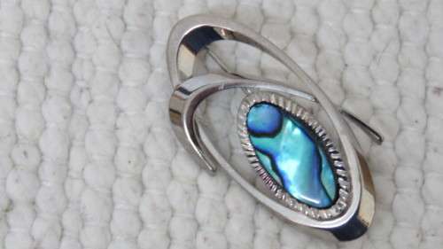 Beautiful Vintage Handmade New Zealand Ariki Genuine Paua Shell Brooch in Box 40 x 20 mm