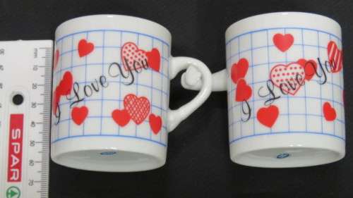 Lovely Vintage Set of Two `I Love You` Porcelain Mugs Handles Interlink Made in Japan H: 6,3 cm